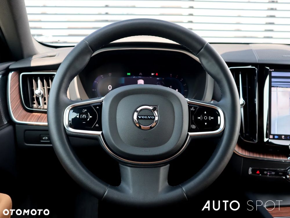 Volvo XC 60 B4 B Plus Bright - 21