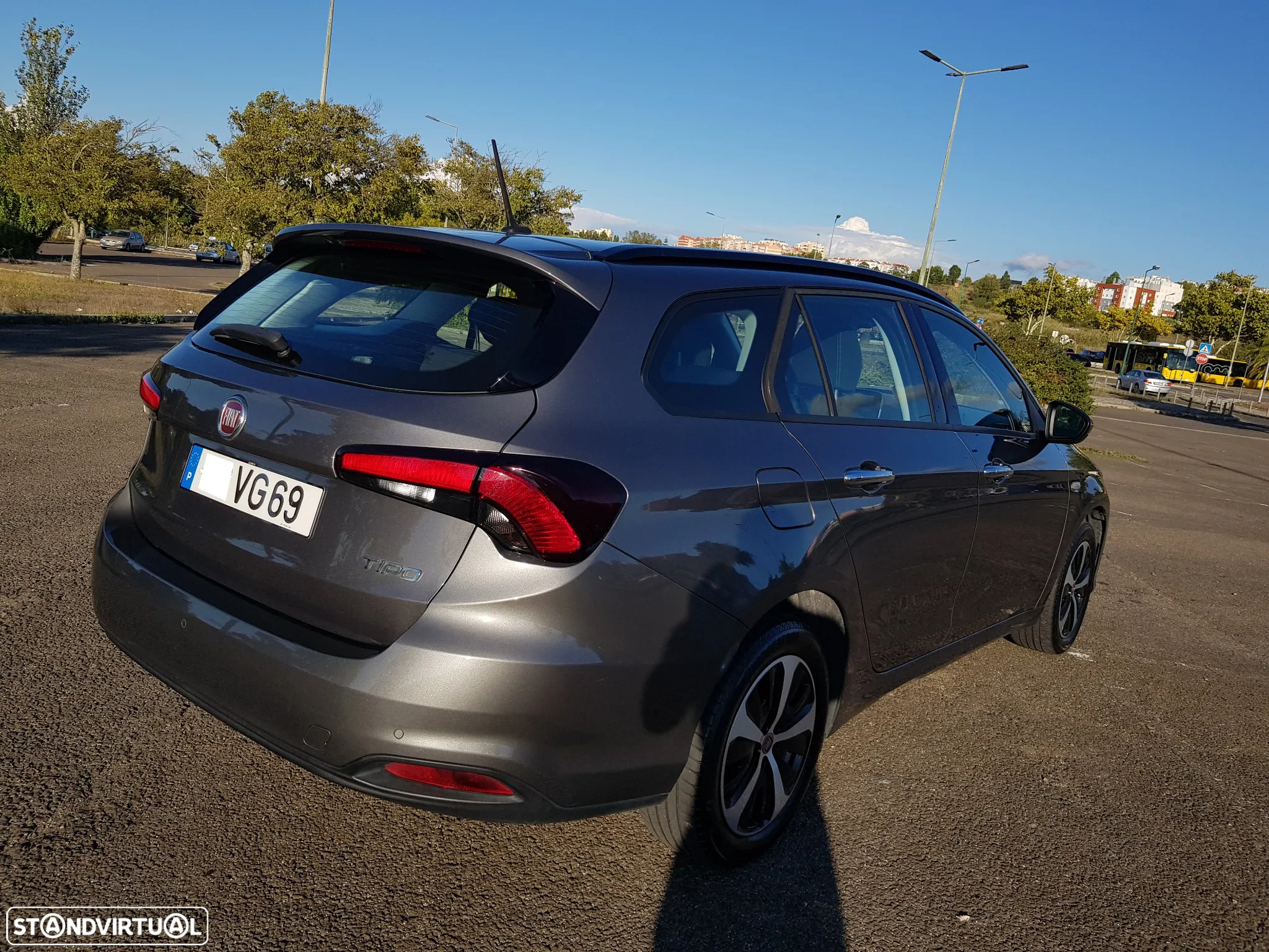 Fiat Tipo Station Wagon 1.6 M-Jet Lounge Tech J17 - 11