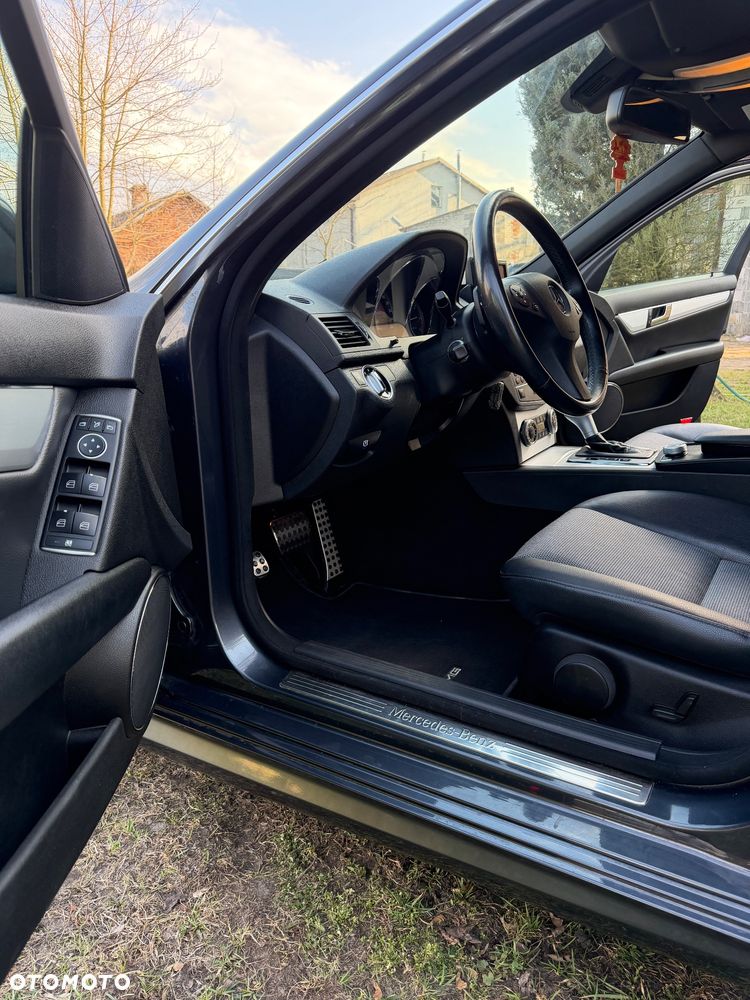 Mercedes-Benz Klasa C 250 CDI 4Matic 7G-TRONIC Avantgarde Edition - 15