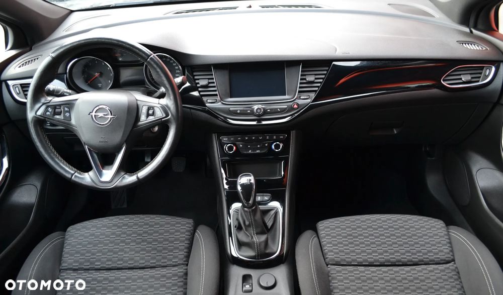 Opel Astra 1.4 T Elite S&S - 9