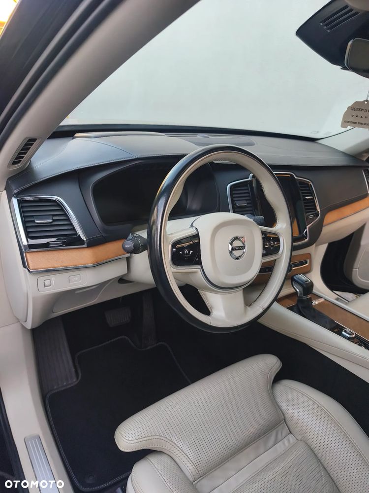 Volvo XC 90 - 20