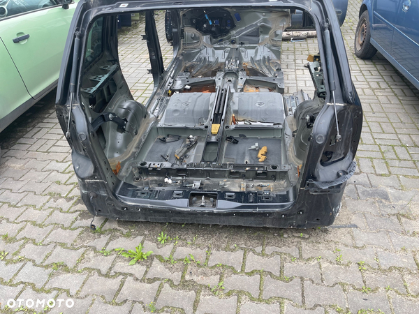 OPEL ZAFIRA B PAS TYLNY TYŁ PODŁOGA WANNA