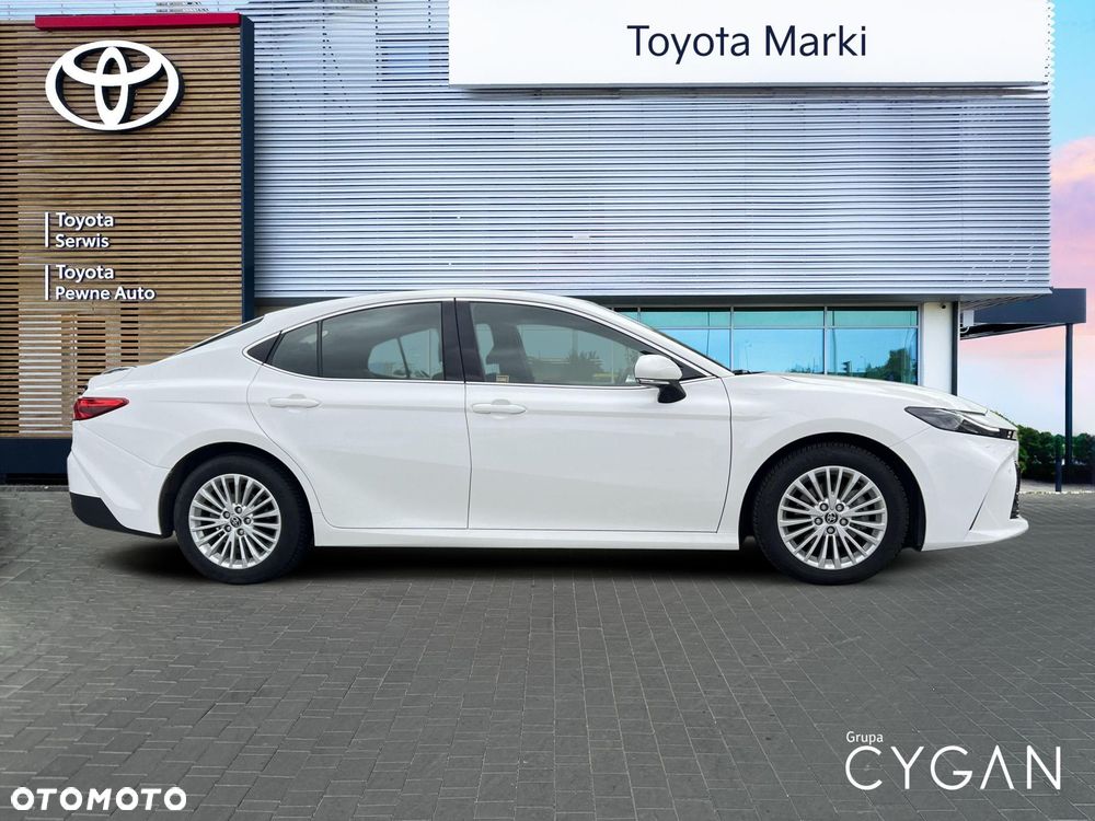 Toyota Camry - 7