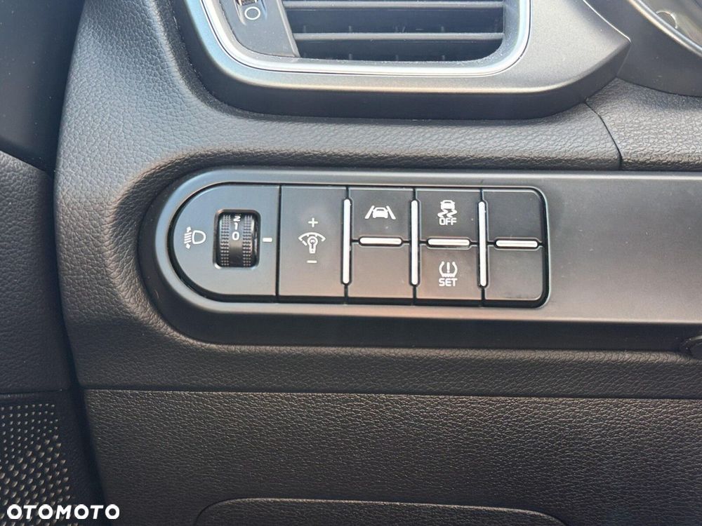 Kia Ceed - 21