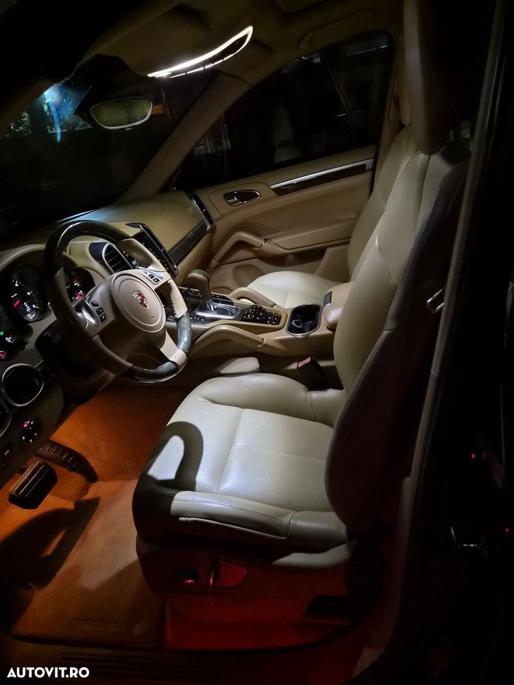 Porsche Cayenne 3.0 L V6 - 10