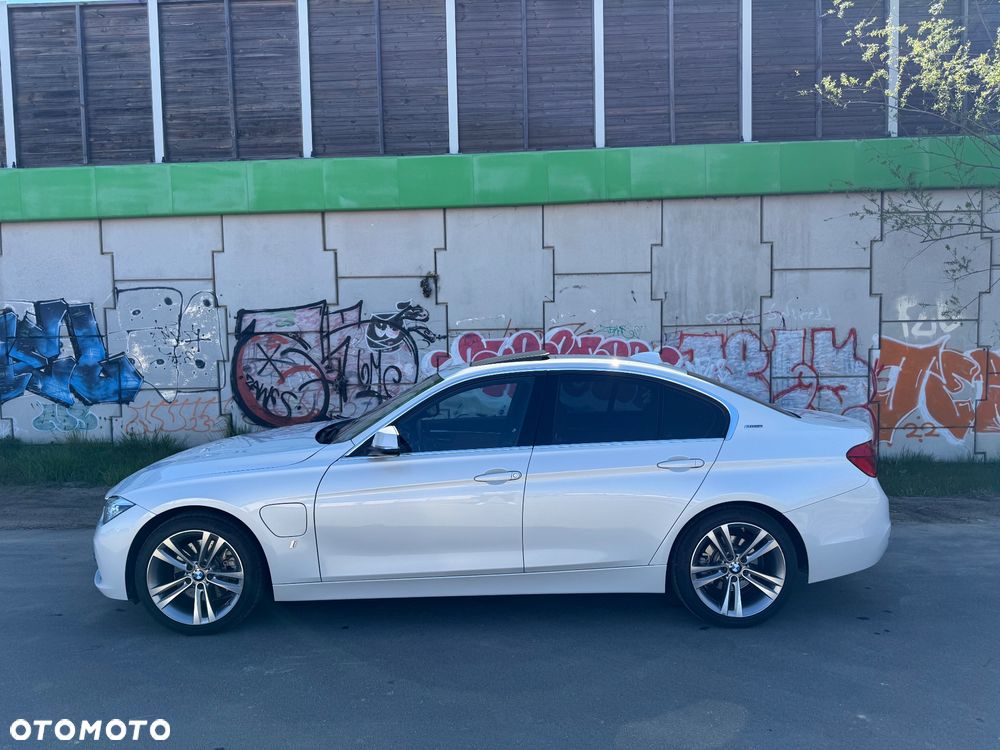 BMW Seria 3 330e iPerformance Luxury Line - 10