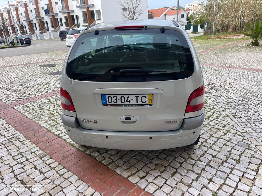 Renault Scénic - 5