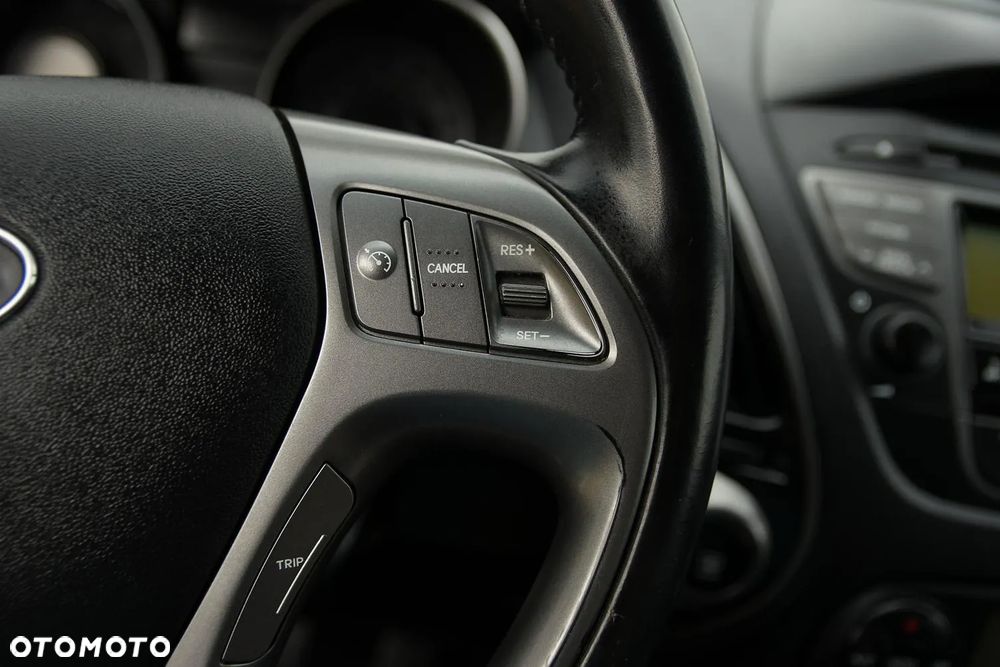 Hyundai ix35 2.0 CRDi 4WD Automatik Fifa World Cup Gold Edition - 33