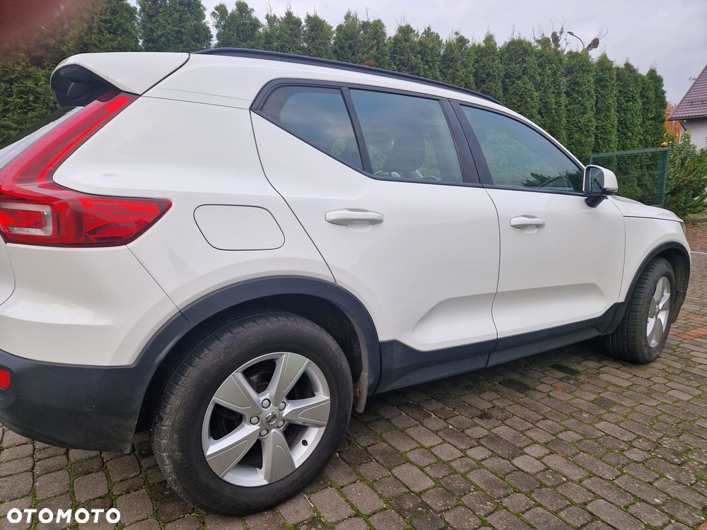 Volvo XC 40 T3 Momentum Core - 2