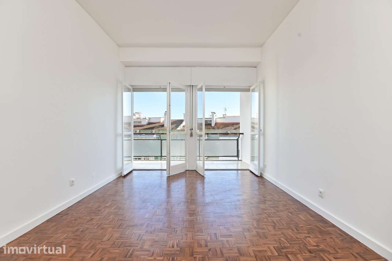 Apartamento T2 para arrendar em Lisboa na zona de São Domingos de Benf - Grande imagem: 4/23