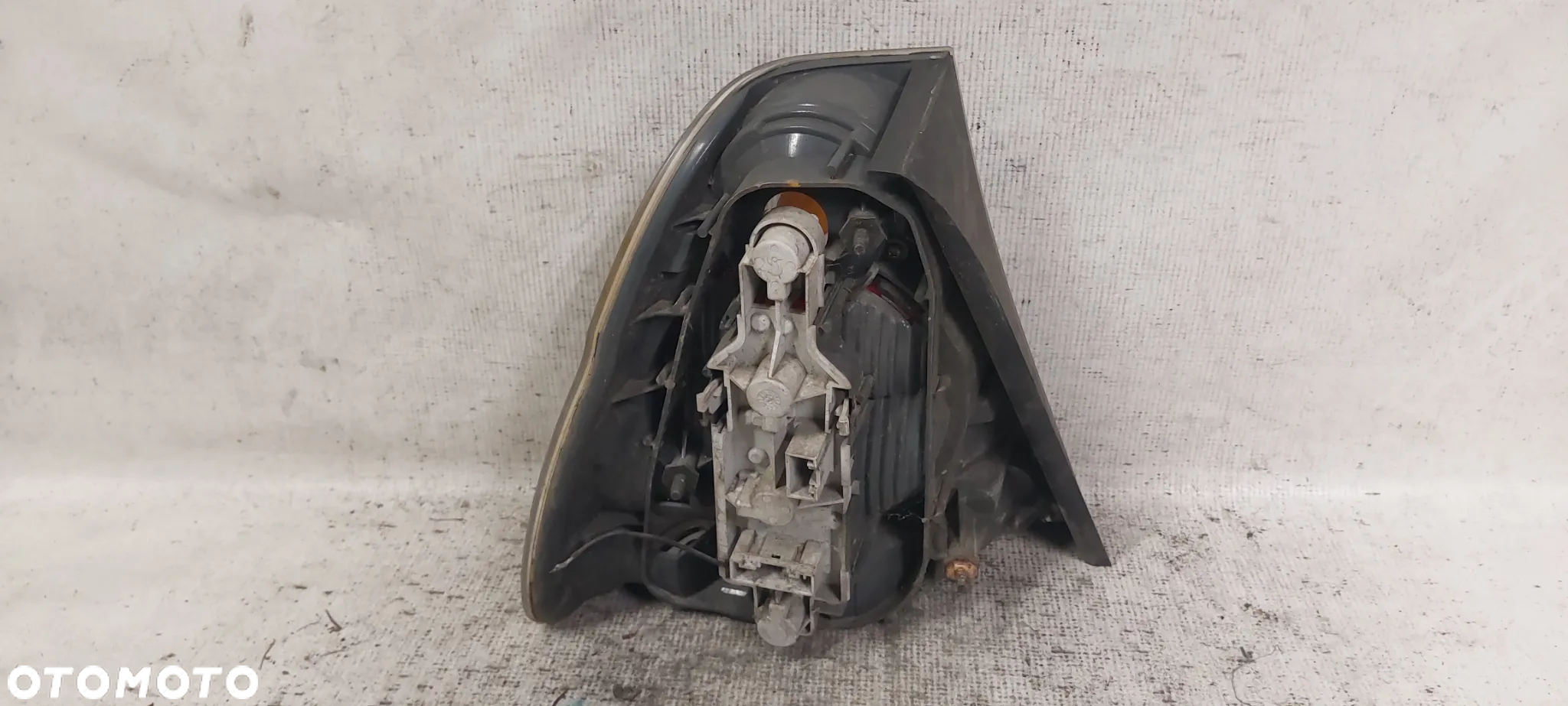 .  TYL TYLNA LAMPA PRAWA BMW E46 COMPACT - 4