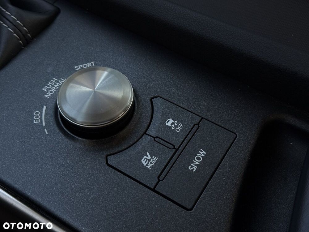 Lexus IS - 14