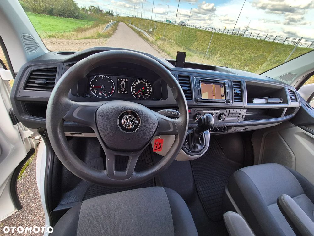 Volkswagen Transporter - 32