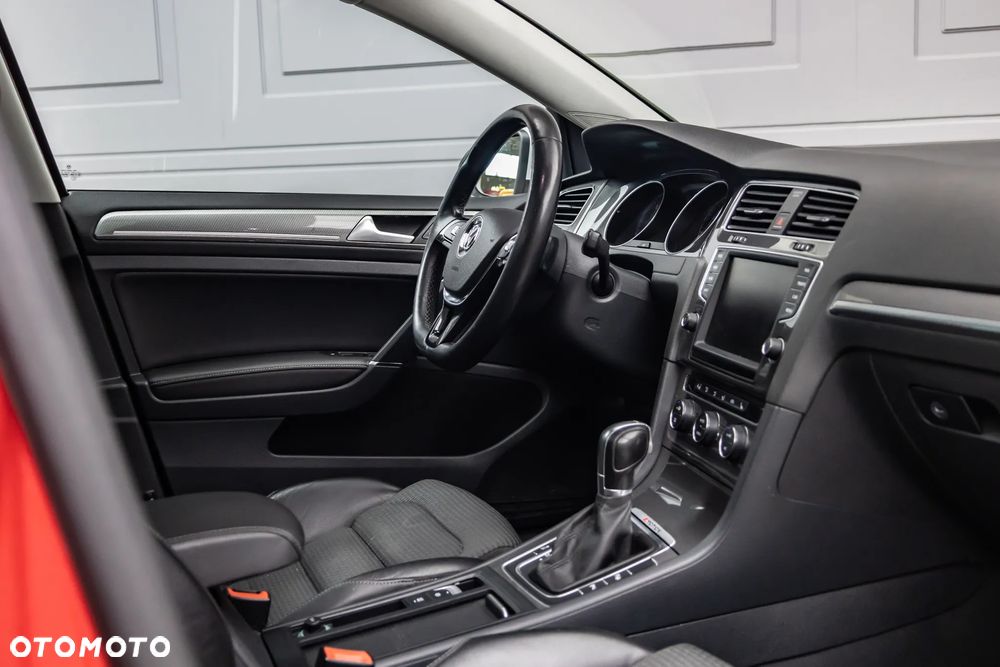 Volkswagen Golf - 5