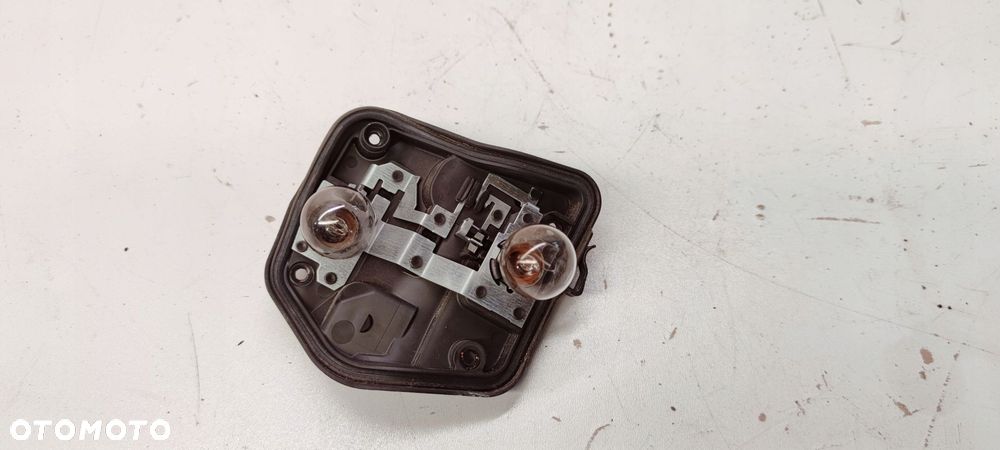 WKŁAD LAMPY PRAWY TYŁ BŁOTNIK AUDI A4 B8 166964 - 1