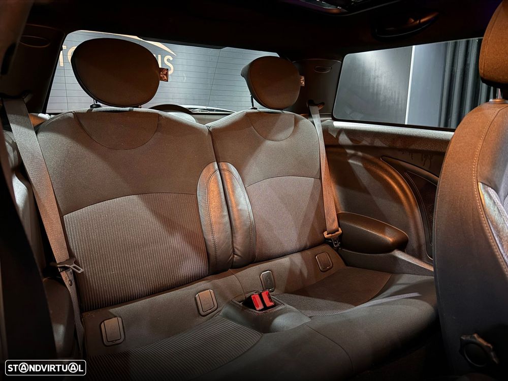 MINI 3 Portas Cooper D - 35