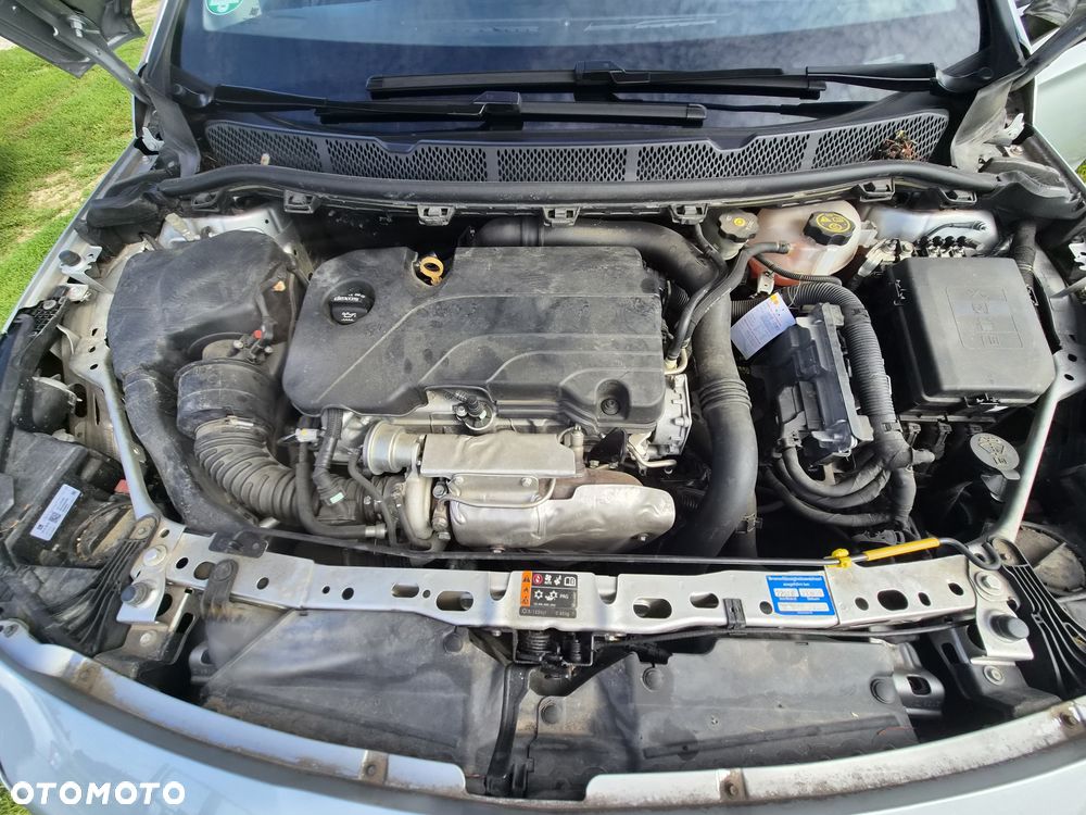 Opel Astra 1.4 Turbo Business - 25