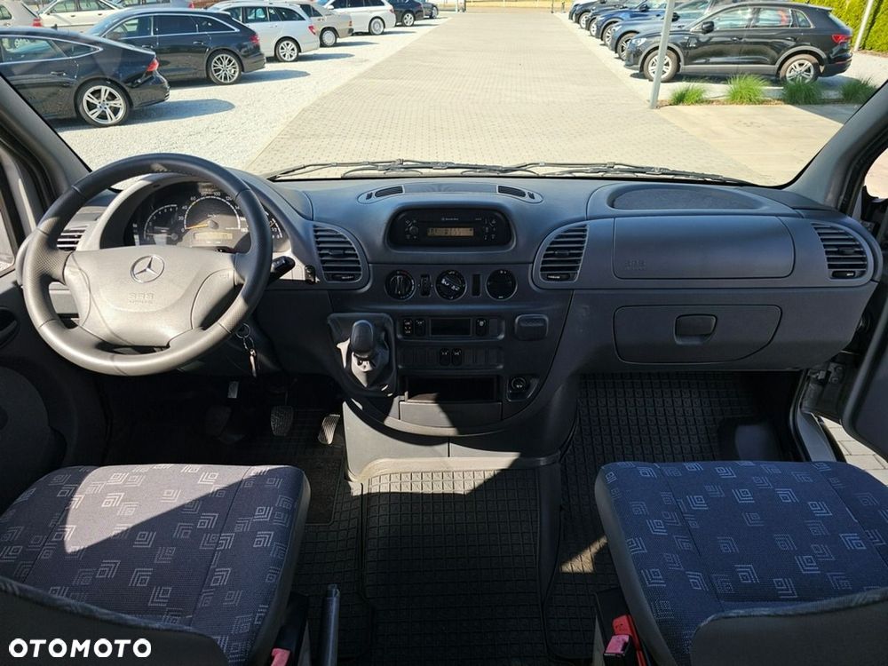 Mercedes-Benz Sprinter - 12