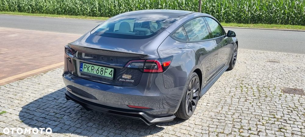 Tesla Model 3 - 3