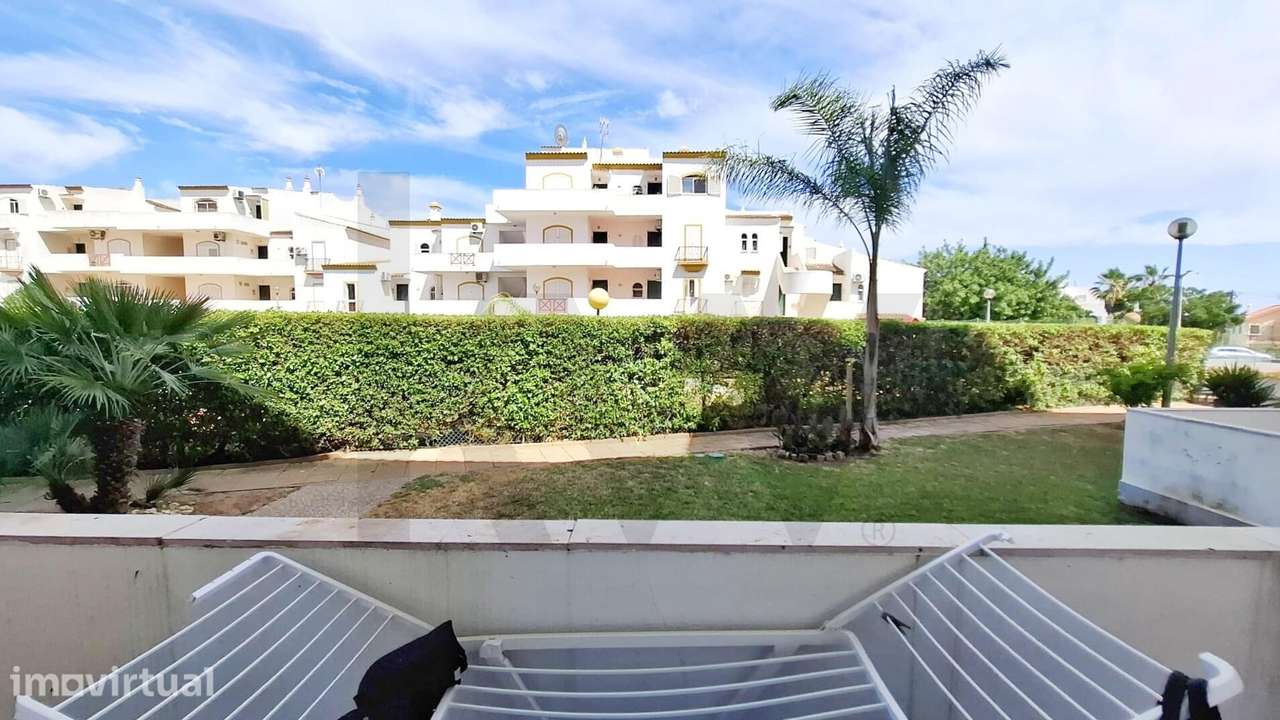 Apartamento T3 Totalmente Remodelado em Condomínio com Piscina e Campo - Grande imagem: 5/30