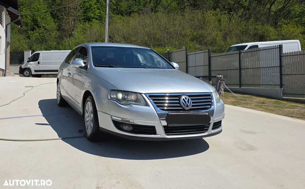 Volkswagen Passat - 1