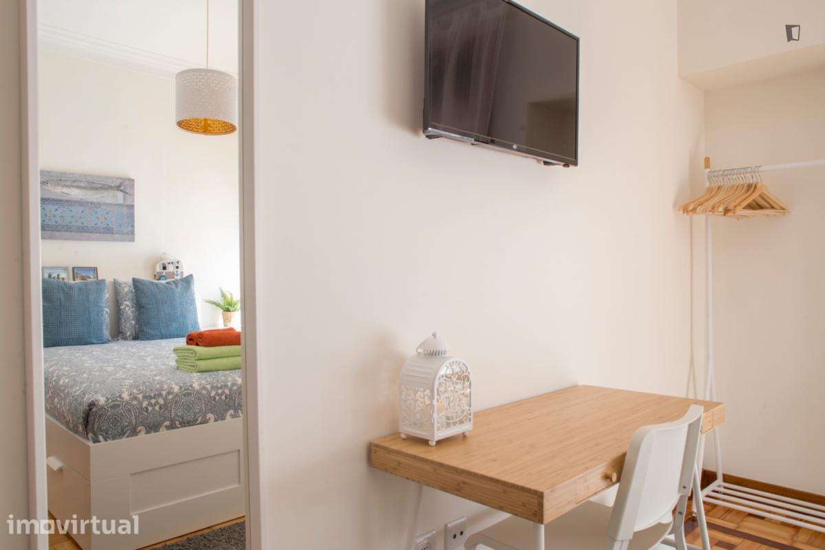 Quarto - localizado em Matosinhos Porto - Grande imagem: 4/23