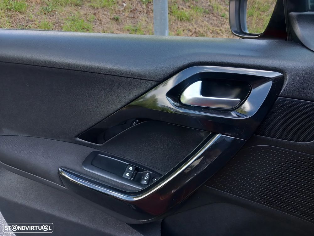 Peugeot 208 PureTech 82 Start & Stop Style - 22