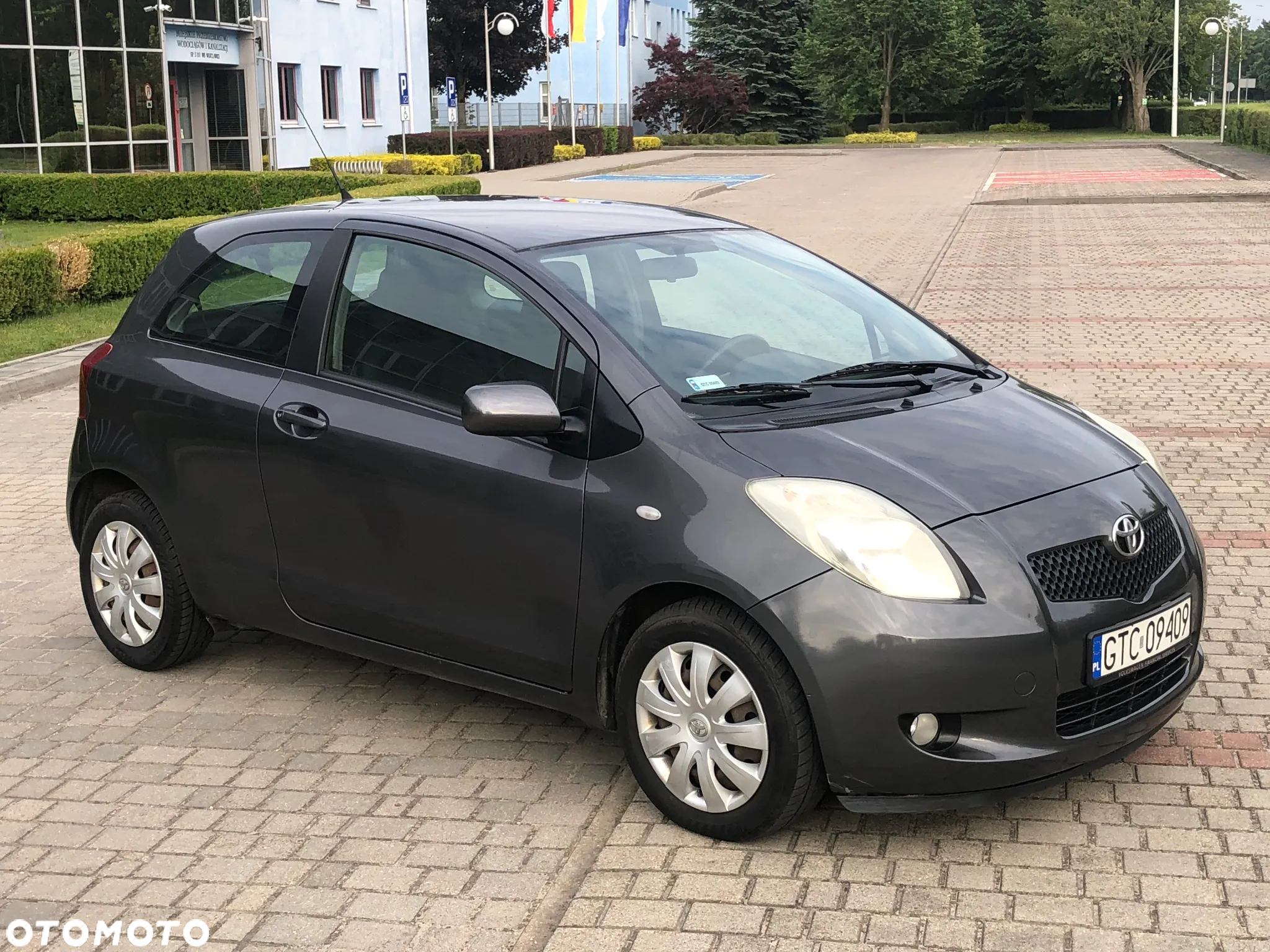 Toyota Yaris - 10