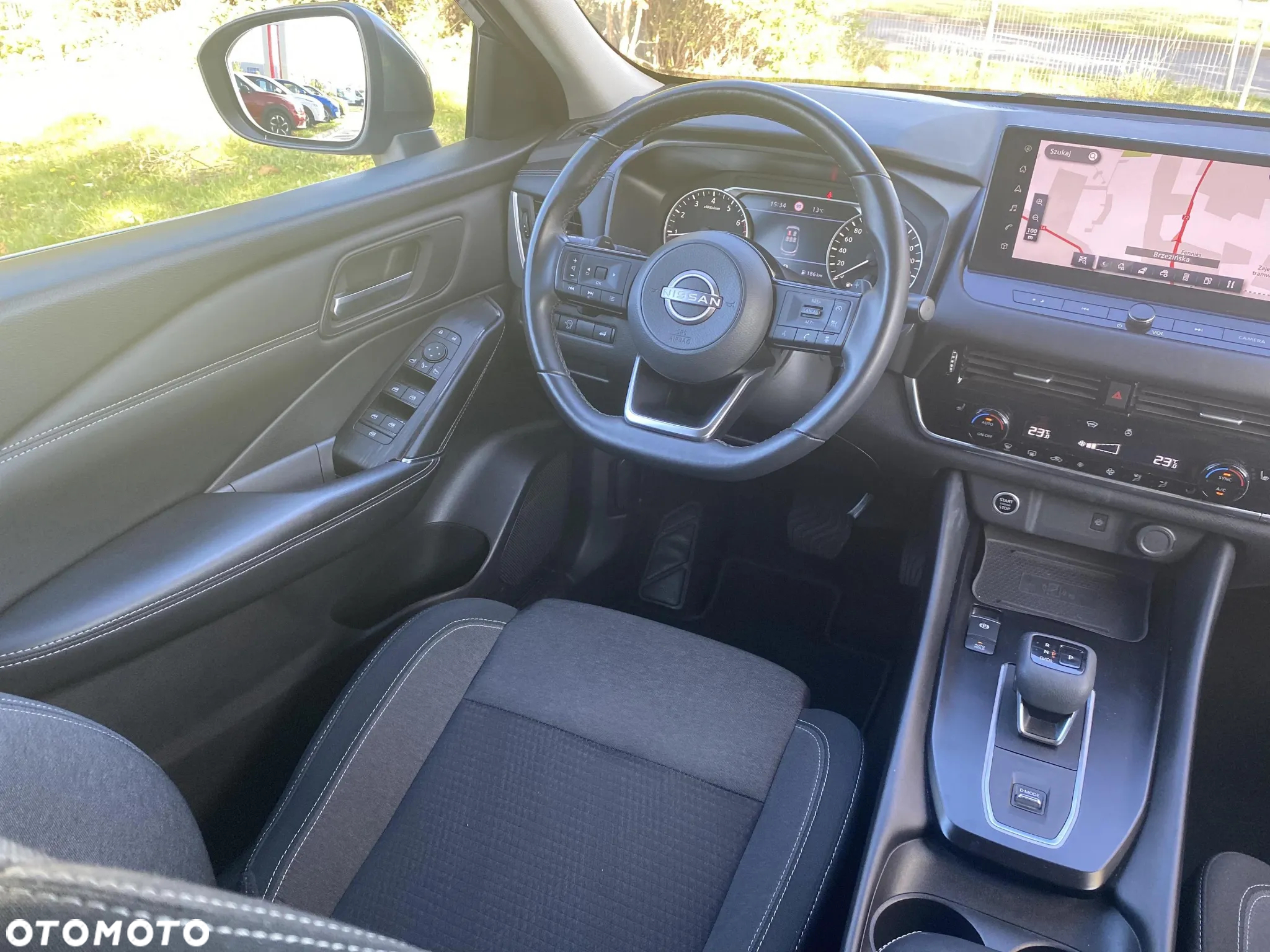 Nissan Qashqai 1.3 DIG-T N-Connecta DCT - 24