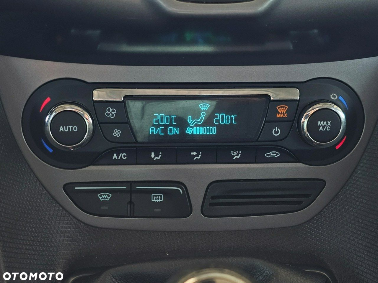 Ford Tourneo Connect Grand - 21