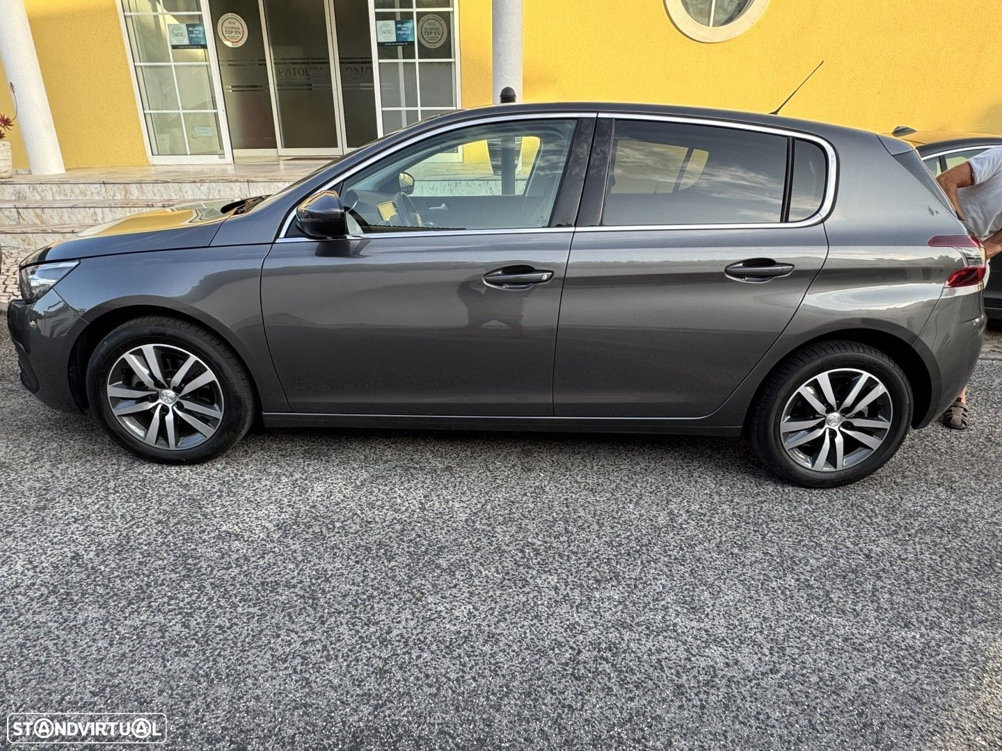 Peugeot 308 1.2 PureTech Allure EAT8 - 4