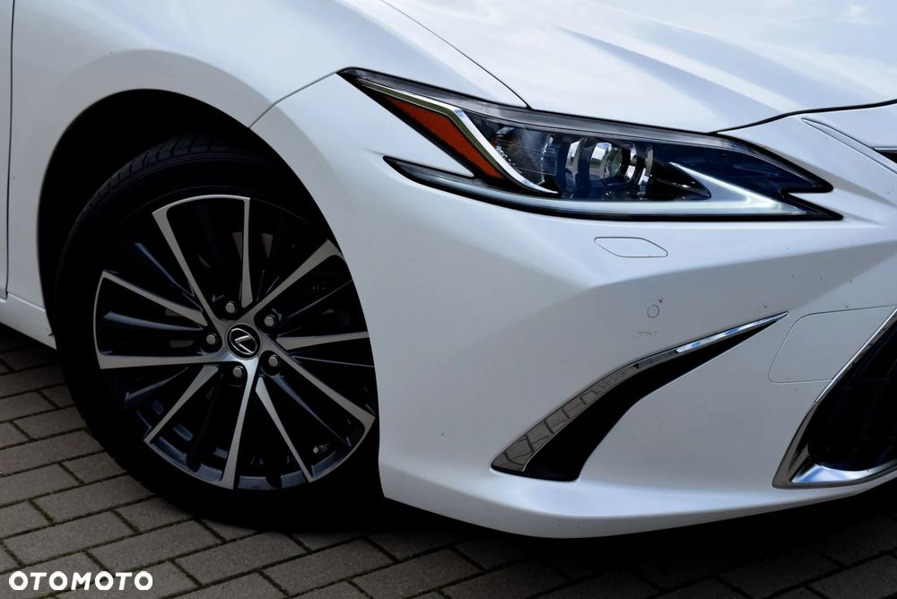 Lexus ES 300h Prestige - 6