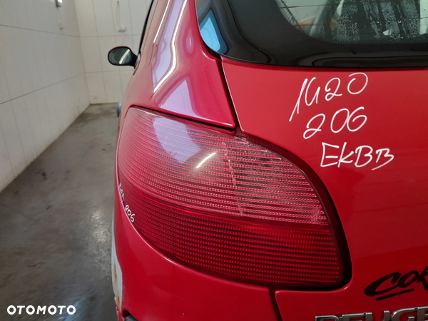 PEUGEOT 206 LAMPA TYLNA LEWA