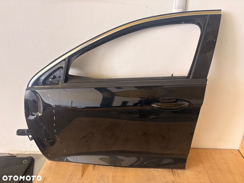 Uszkodzone drzwi Opel Insignia B Kombi na części - 6