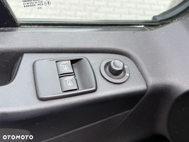 Renault Trafic - 22