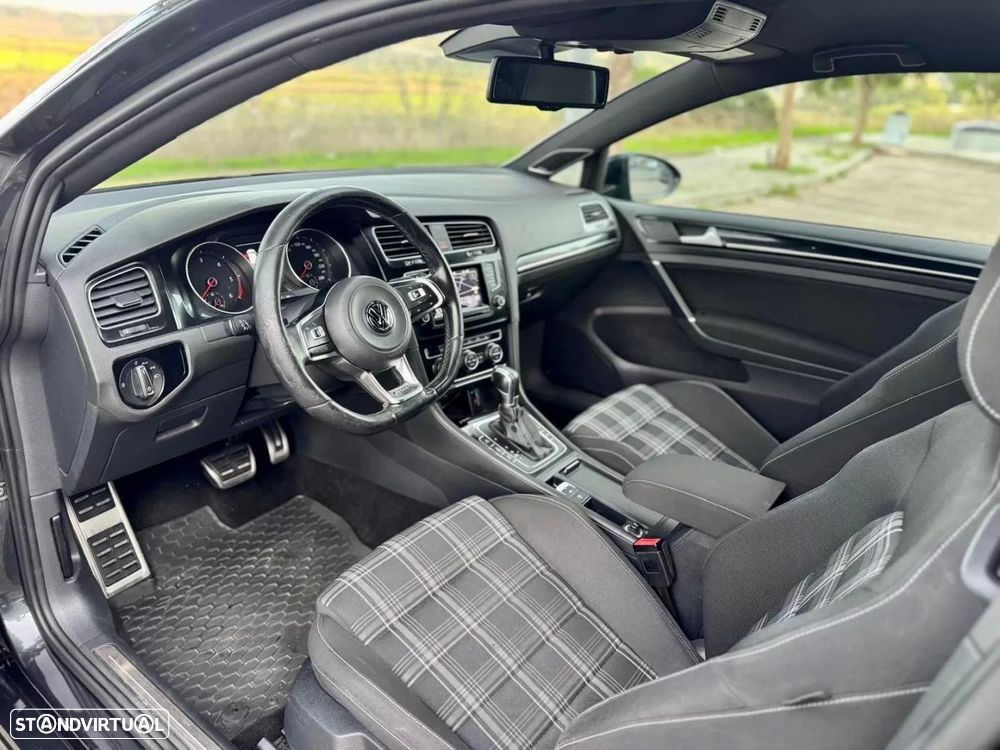 VW Golf 2.0 TDI GTD DSG - 14