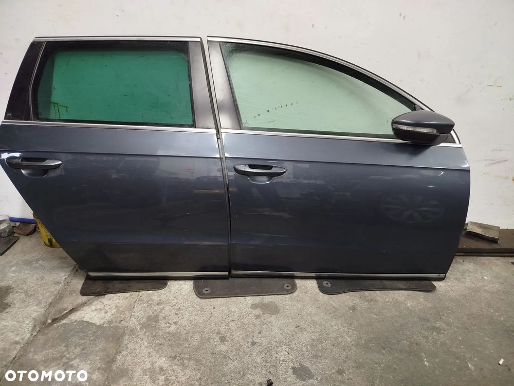 VW Passat B7 drzwi prawe przednie LK7X - 1