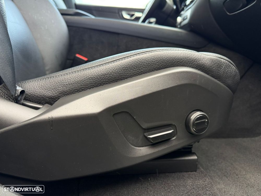 Volvo XC 60 2.0 T6 PHEV Inscription Expression AWD - 22