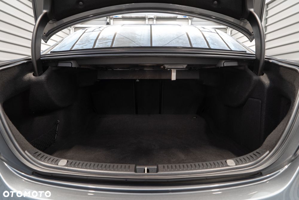 Mercedes-Benz Klasa E - 19