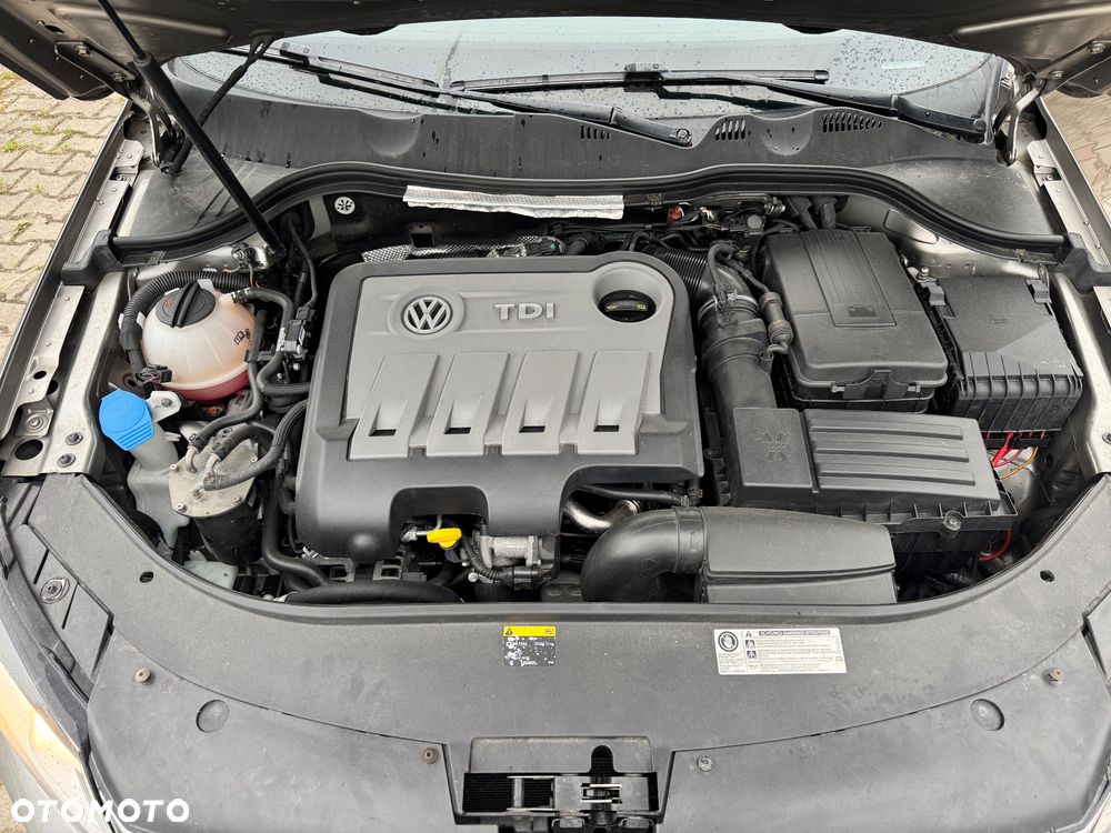 Volkswagen Passat 2.0 TDI BlueMotion Technology R-Line - 33