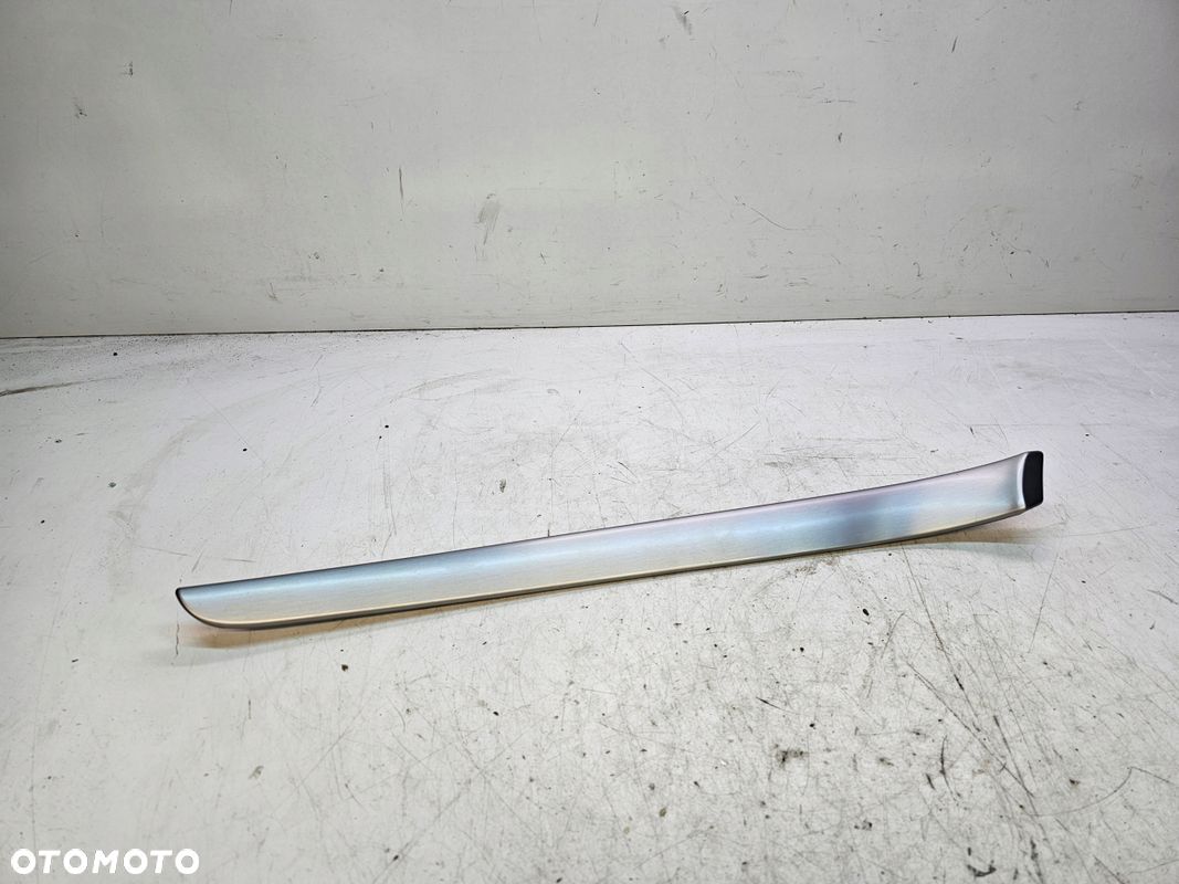 LISTWA DEKORY DRZWI LEWY P AUDI A4 B7 B6 8E0867409 ALUMINIUM - 1