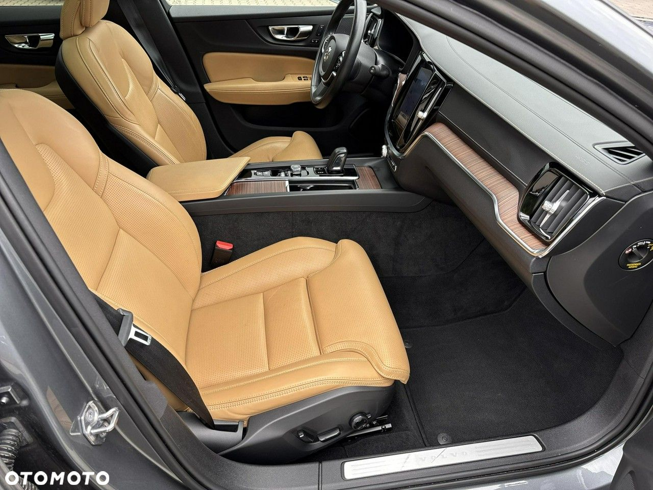 Volvo V60 Cross Country - 20