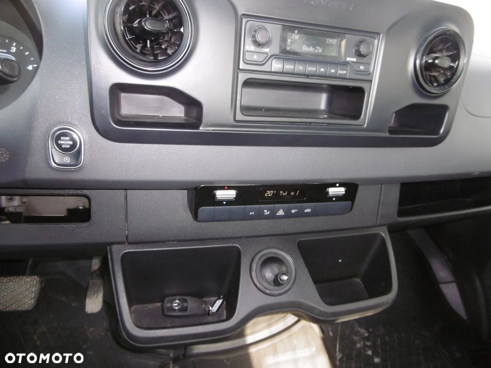 Mercedes-Benz Sprinter - 7
