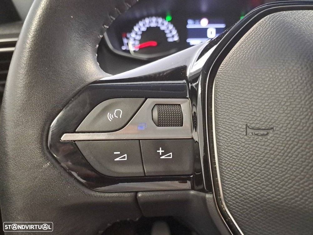 Peugeot 2008 1.2 PureTech Active Pack - 16