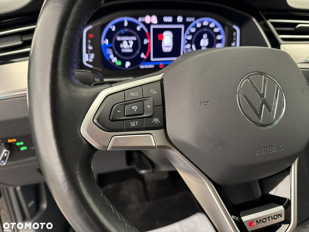 Volkswagen Passat - 24