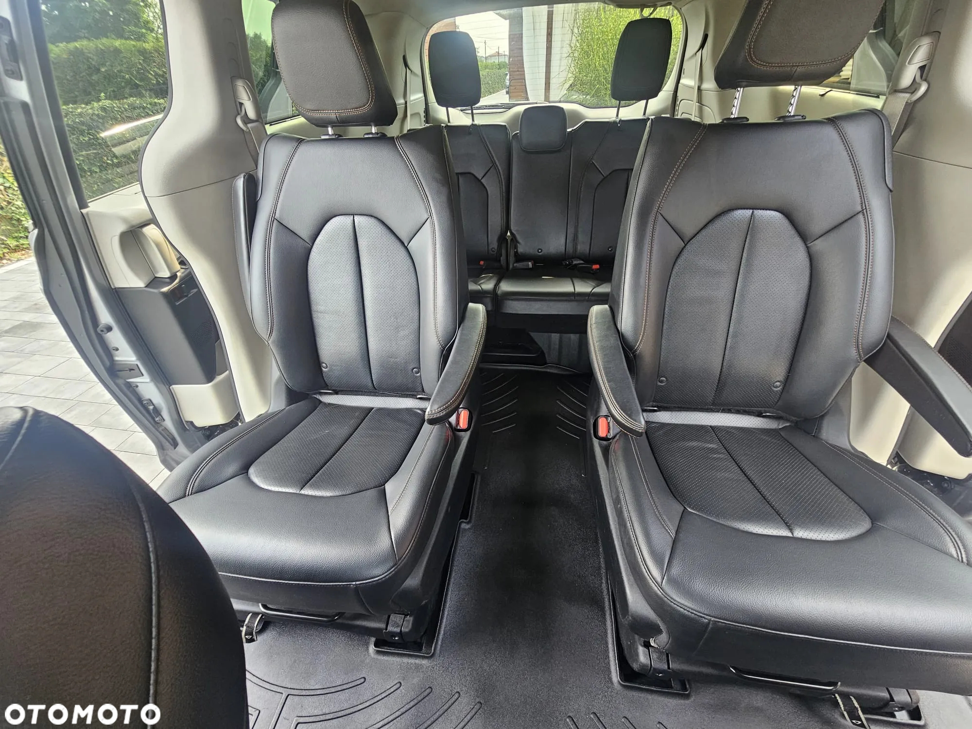 Chrysler Pacifica - 19