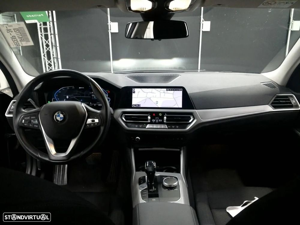 BMW 330 e Auto - 5