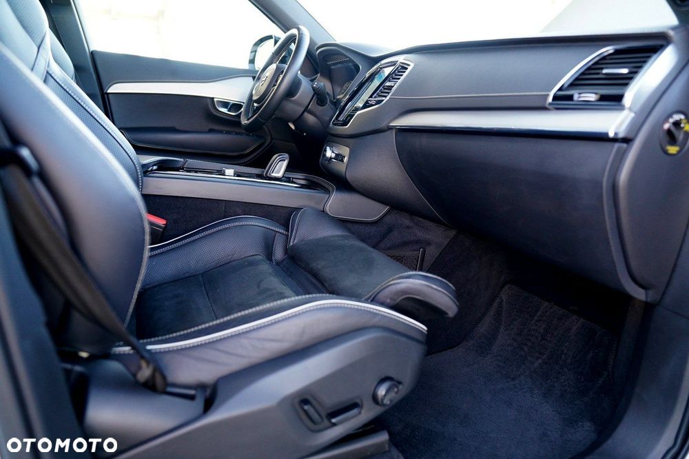 Volvo XC 90 - 25