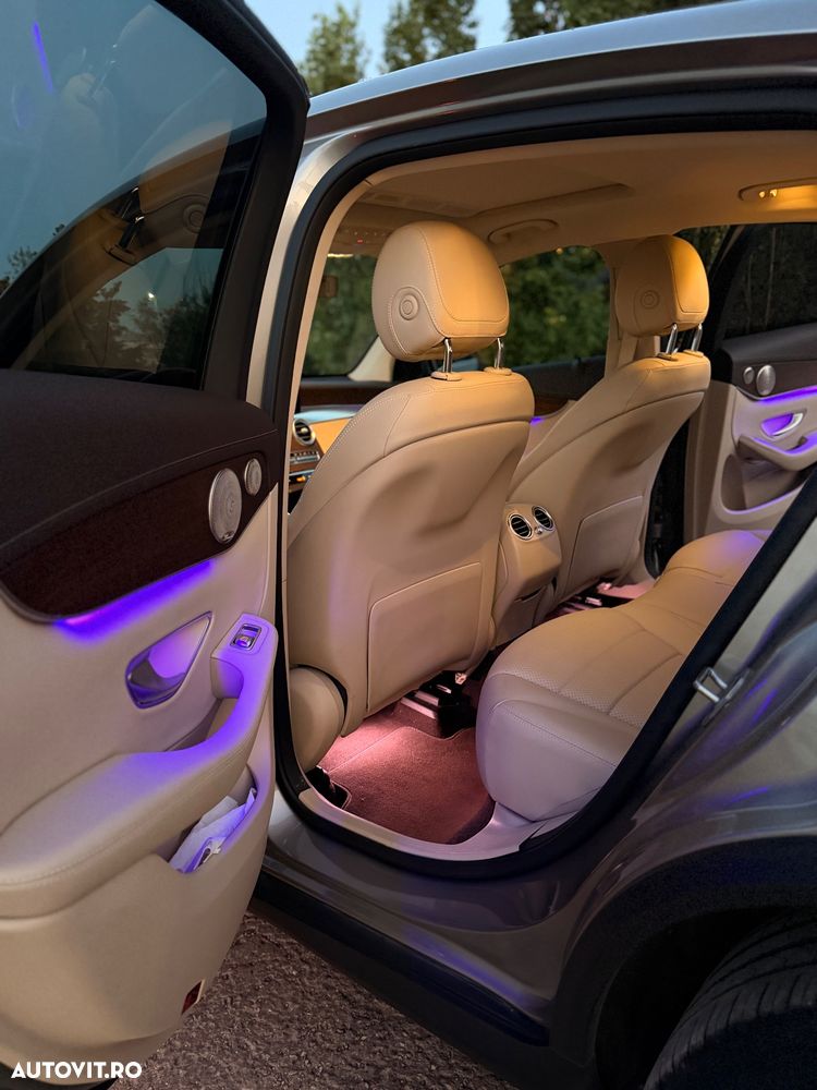Mercedes-Benz GLC Coupe 300 4MATIC MHEV - 9