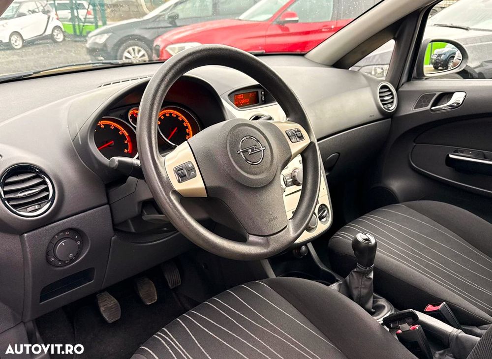 Opel Corsa 1.2i Essentia - 6